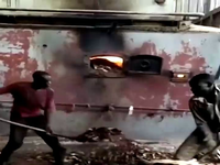 [视频]烧锅炉的非洲工人，一天十五元工资，吃喝不用愁！